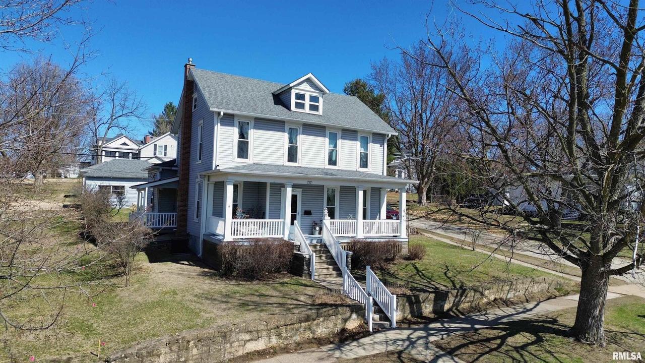 717 11th Ave., Fulton, IL 61252