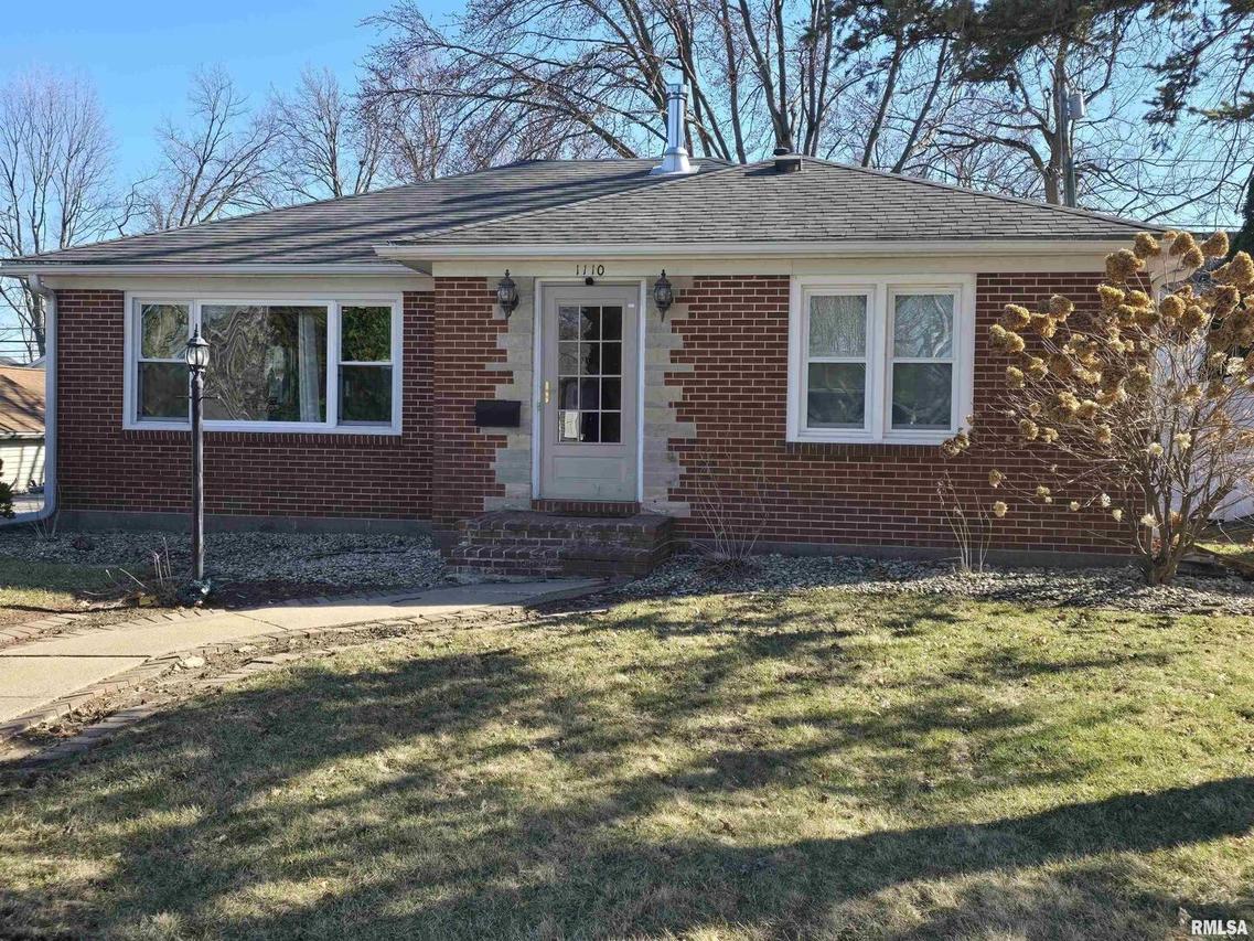 1110 9th Ave., Fulton, IL 61252