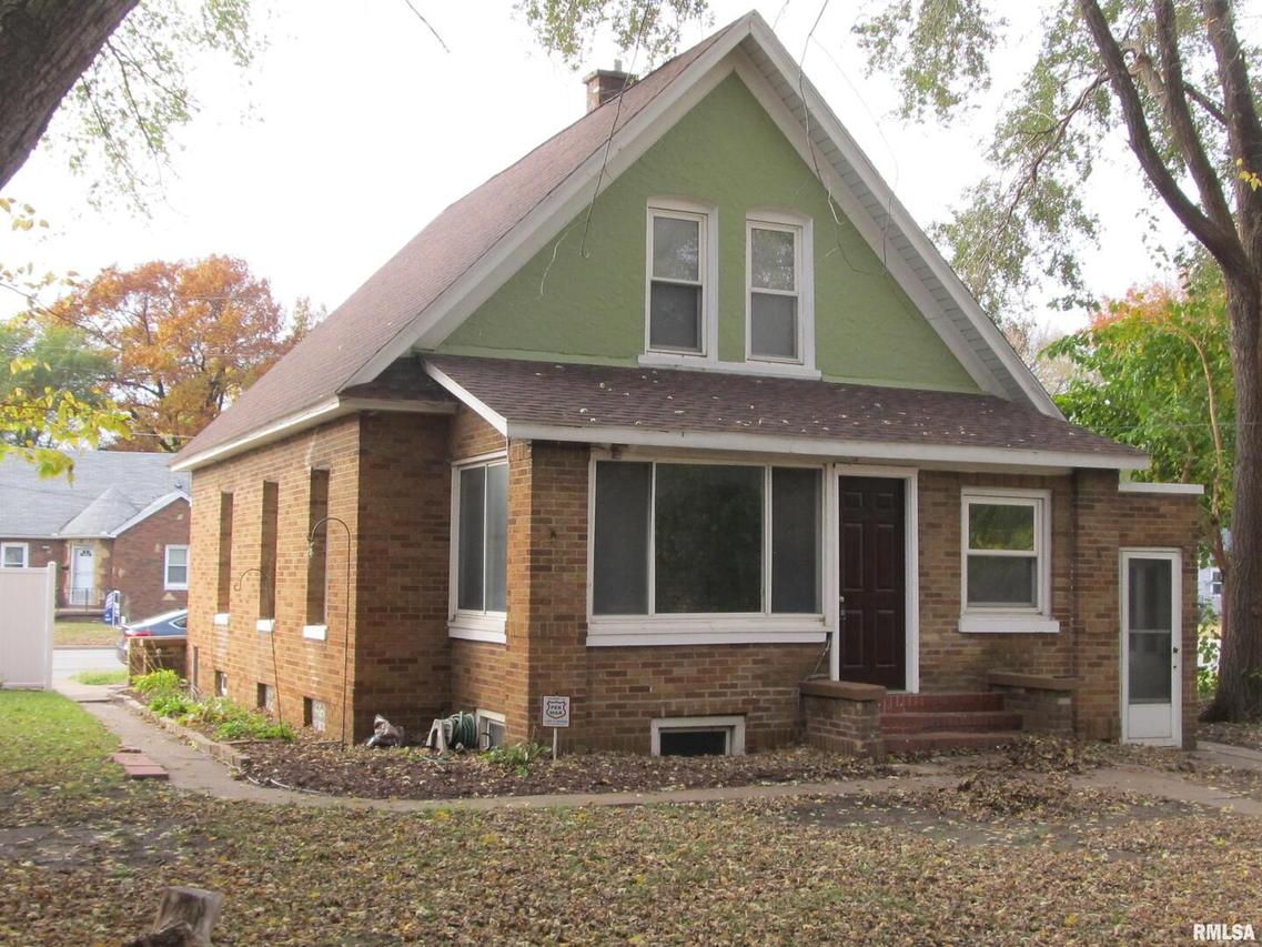 2423 11th St., Rock Island, IL 61201