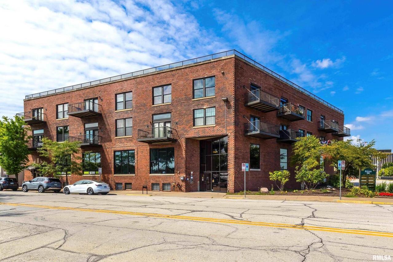 110 19th St. #311, Rock Island, IL 61201