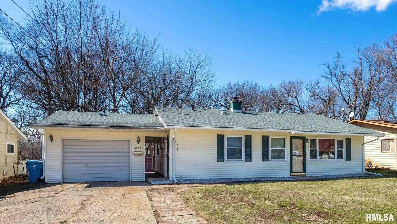 3707 9th St., East Moline, IL 61244