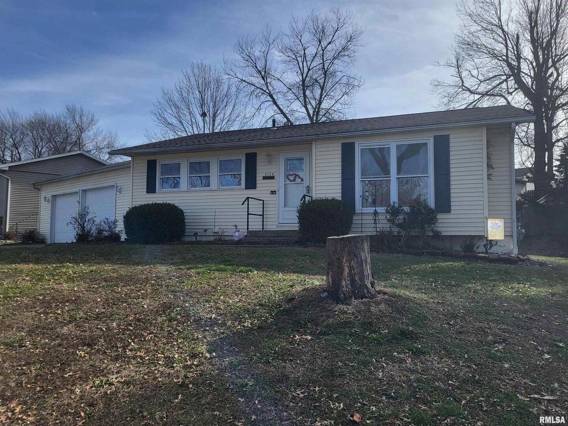 3124 Fox Run East, Quincy, IL 62301