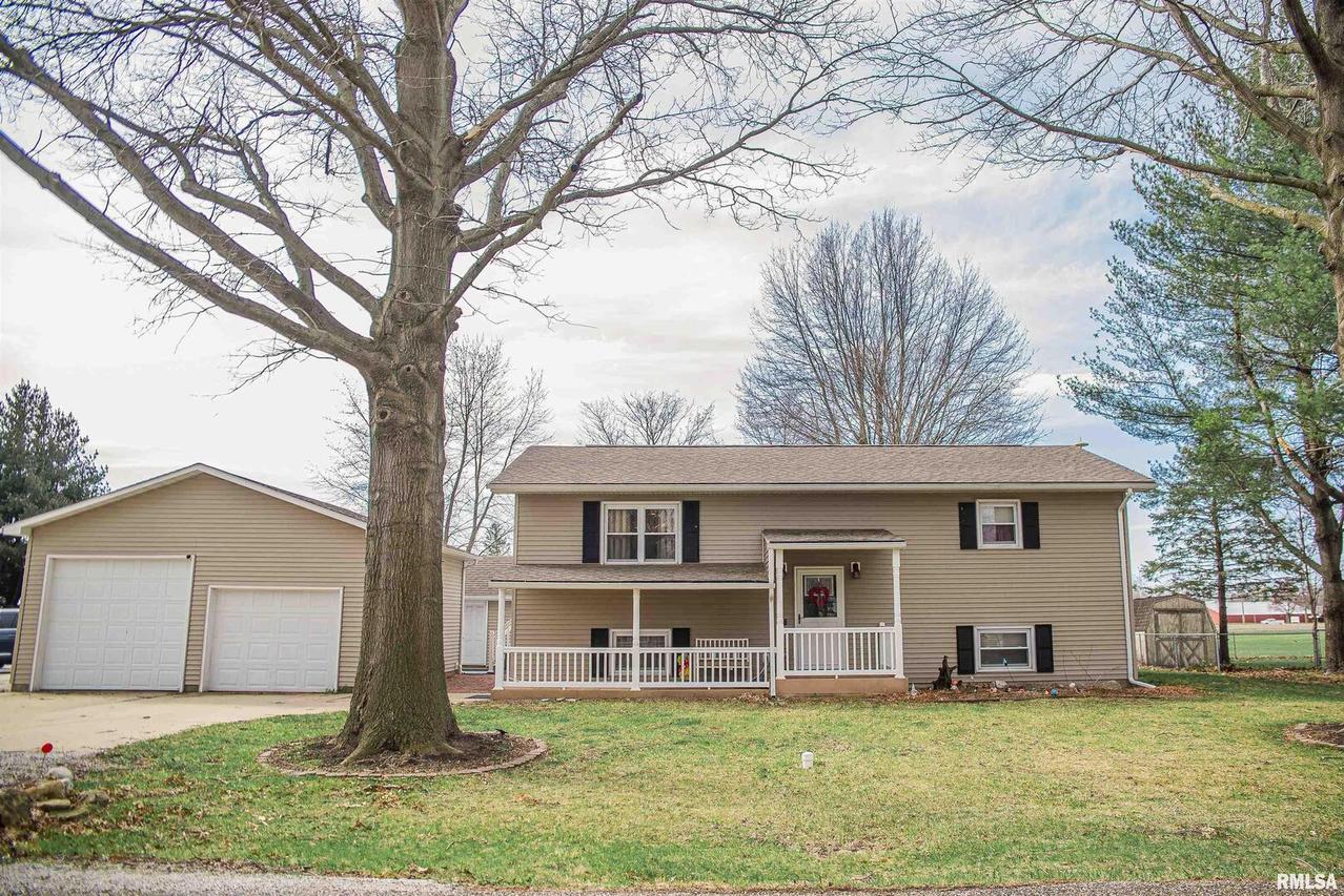 1320 E Center St., Carthage, IL 62321