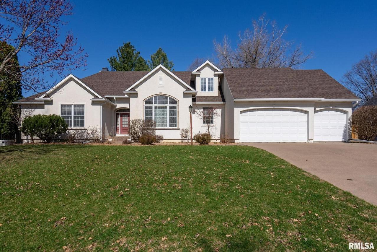 19 Velie Dr., Rock Island, IL 61201