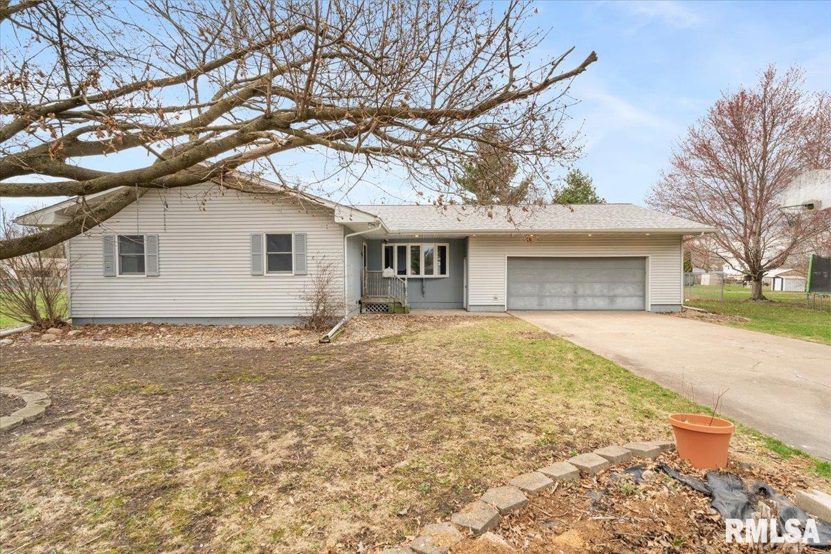 414 6th St., Andover, IL 61233