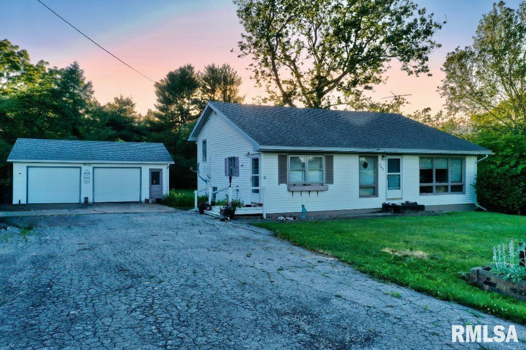 742 Highway 94, Aledo, IL 61231