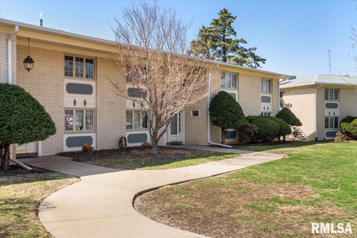 930 17th St. #24, Moline, IL