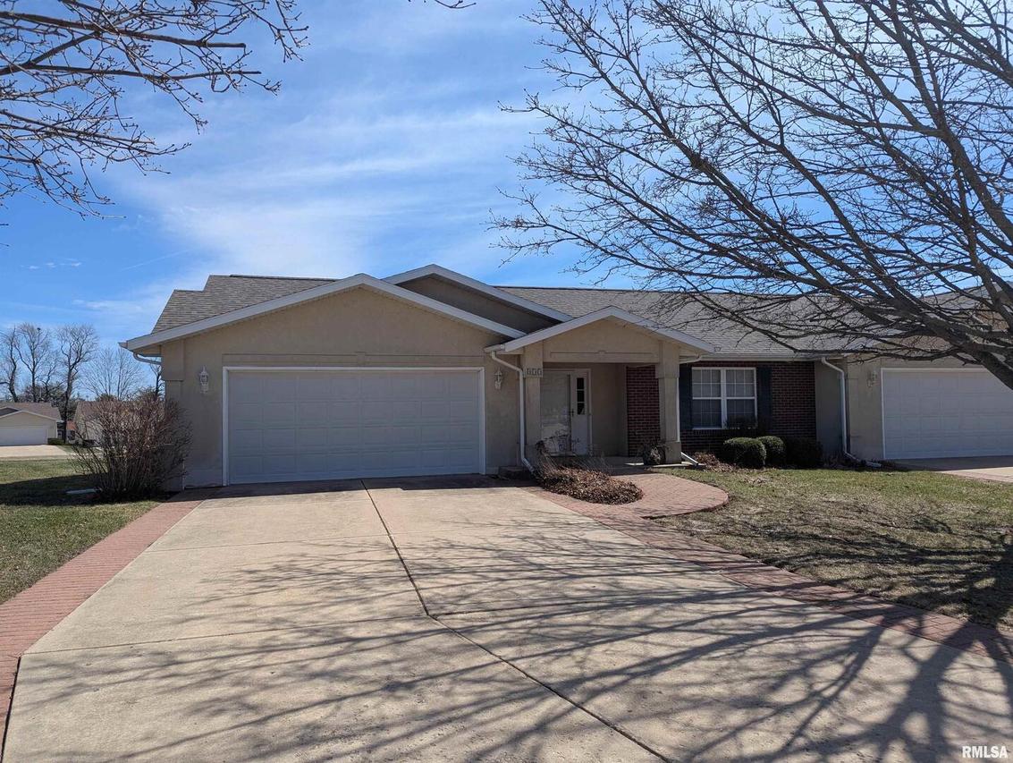 833 Sunset Dr., Kewanee, IL 61443