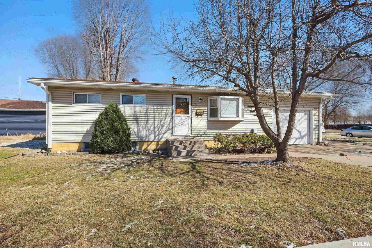 105 27th Ave., East Moline, IL 61244