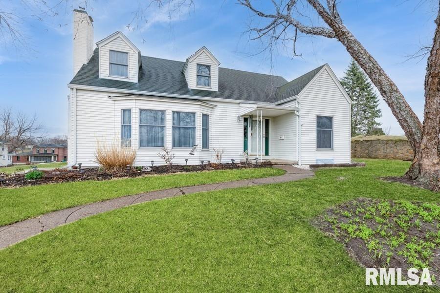 801 10th Ave., Fulton, IL 61252