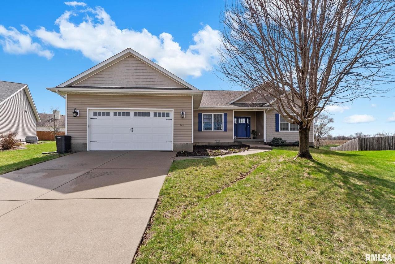 203 Stonebridge Pl., Colona, IL 61241