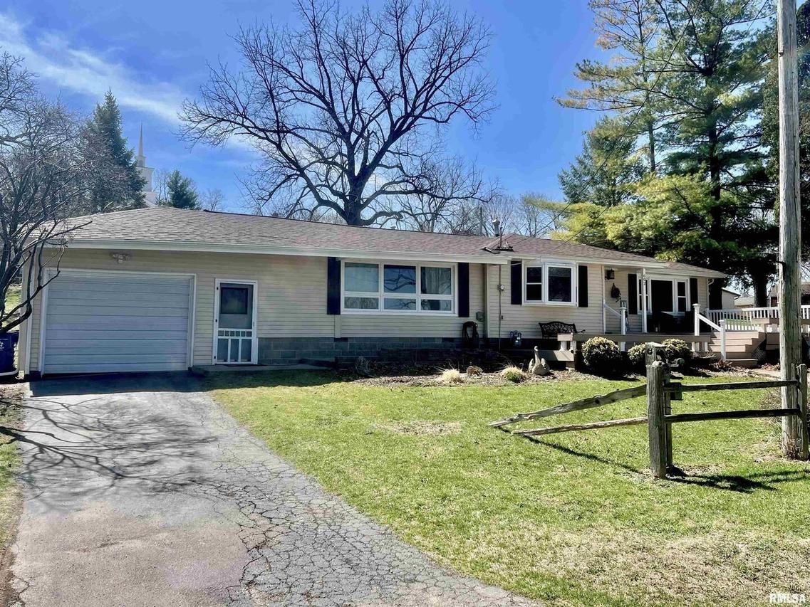 602 2nd Ave., Cordova, IL 61242