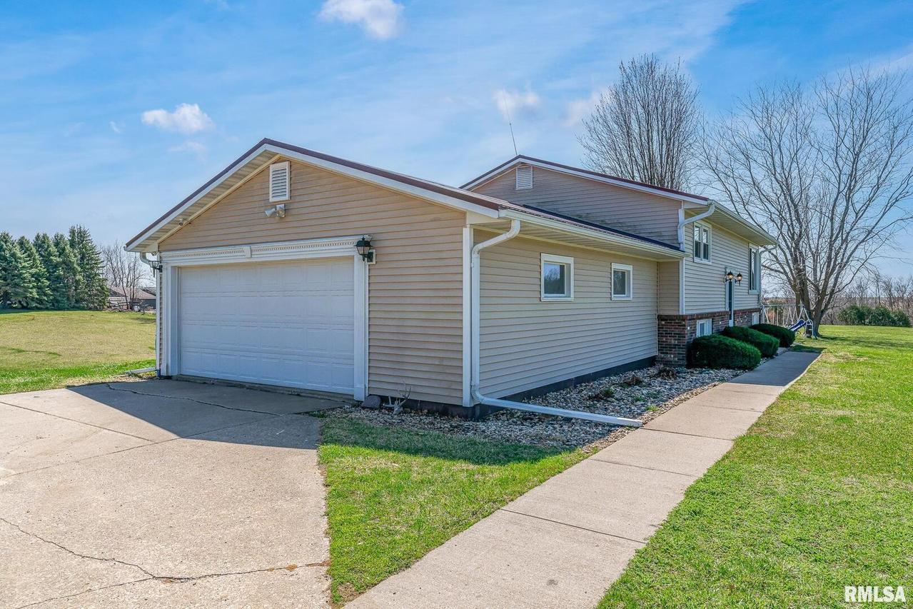 1791 261st St., Milan, IL 61264