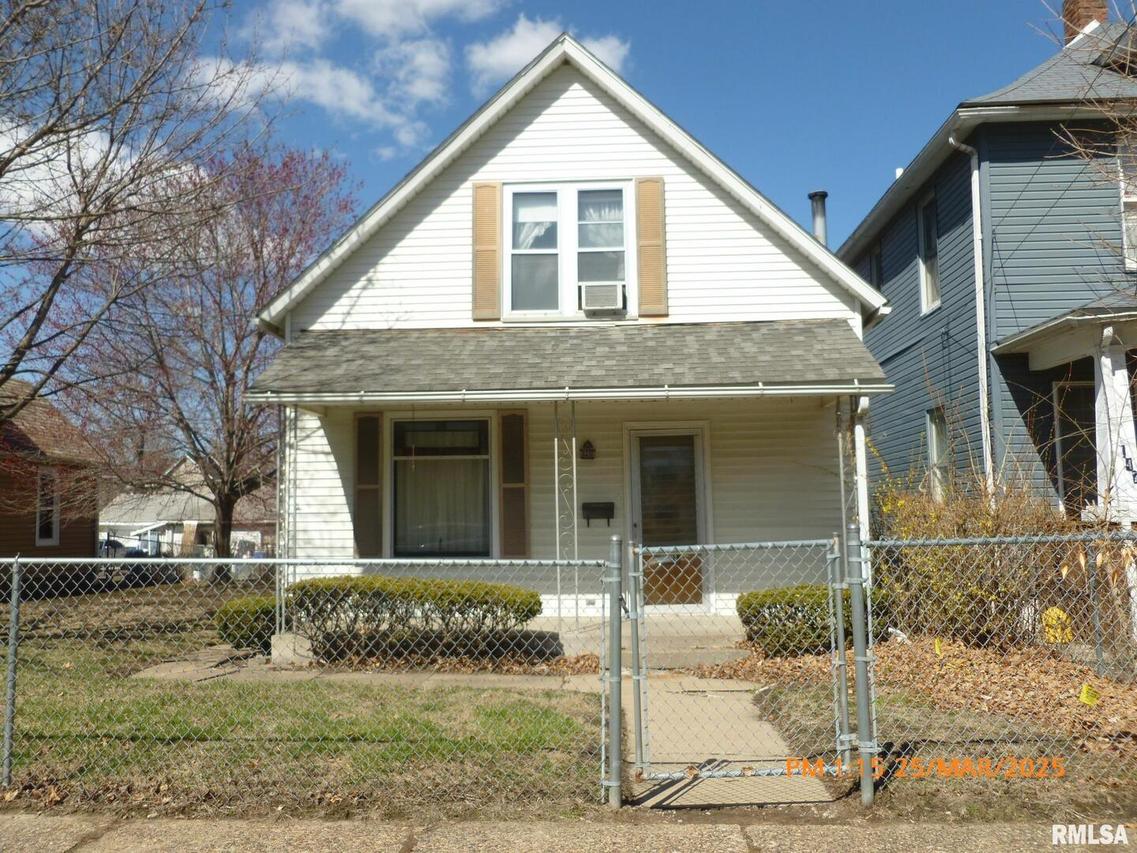 145 6th Ave., Moline, IL 61265