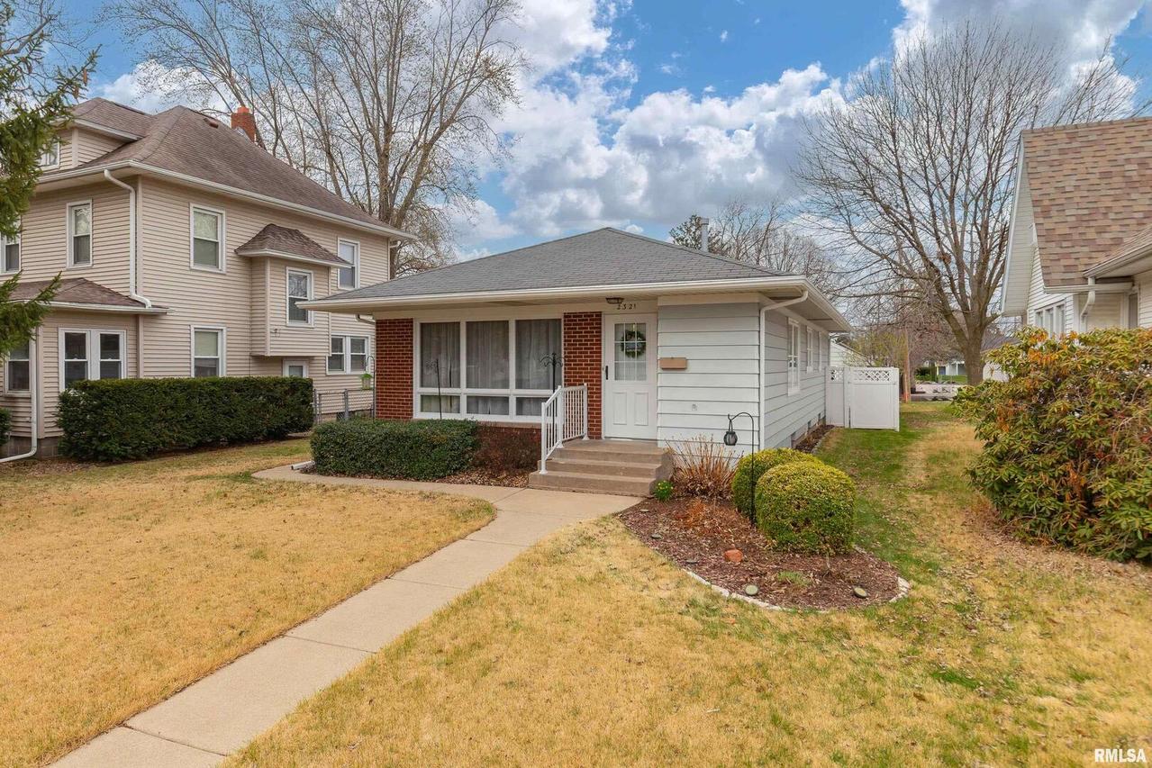 2321 31st St. #A, Moline, IL 61265