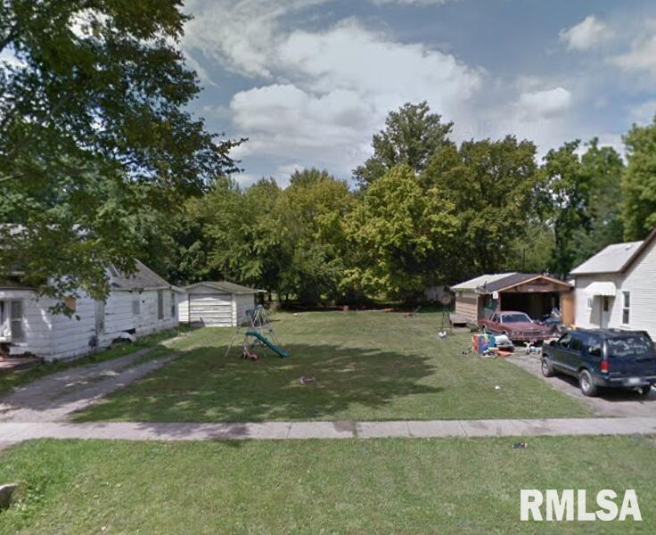 209 S Walnut St., Duquoin, IL 62832