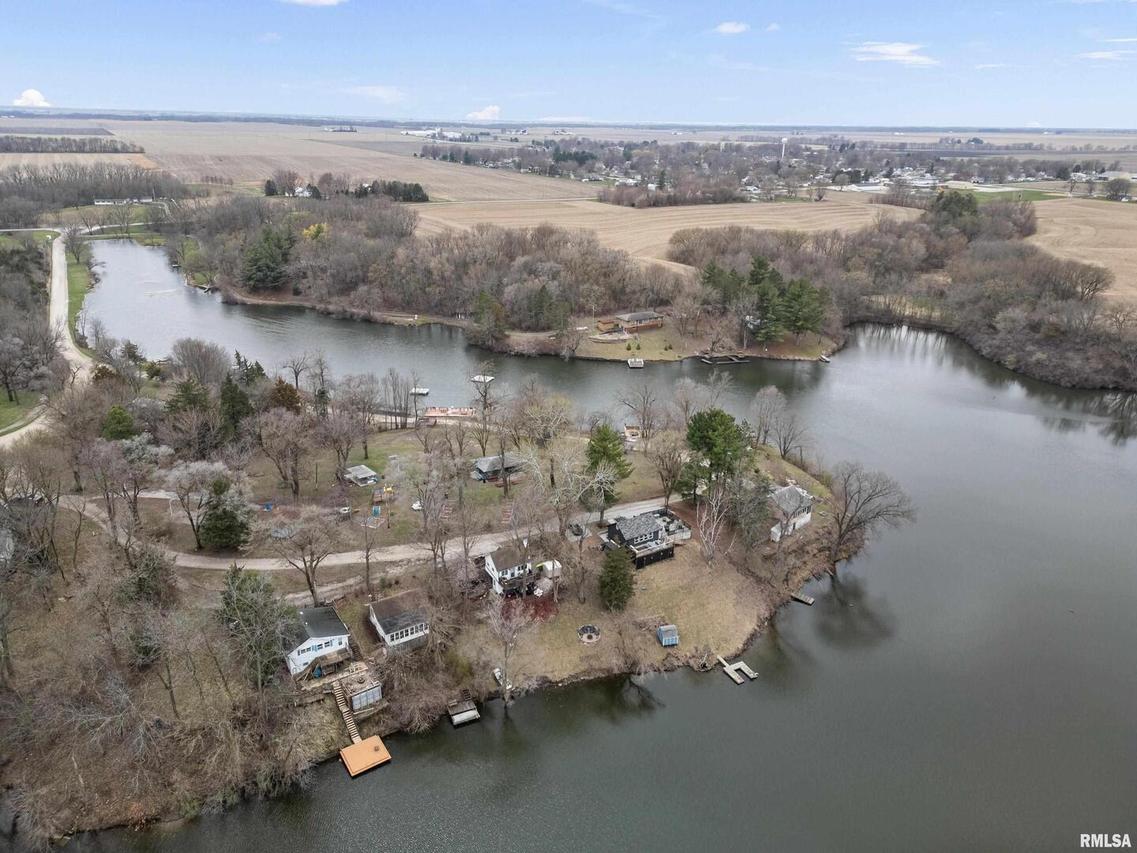 31 Cresent Lake, Alpha, IL 61413