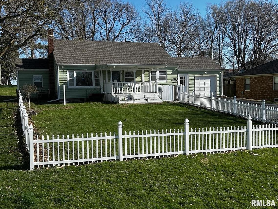 711 W Main St., Reynolds, IL 61279