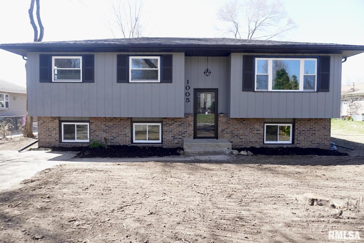 1005 7th St., Colona, IL 61241