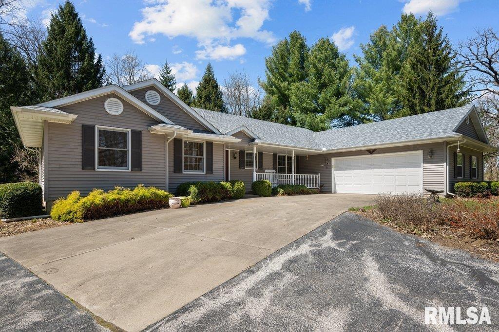 8861 E 1000th St., Cambridge, IL 61238