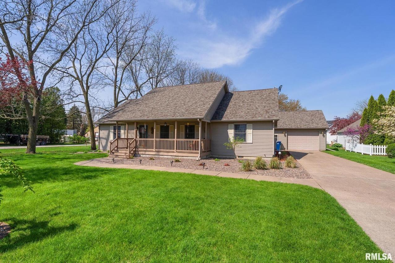 807 NW 3rd Ave., Aledo, IL 61231