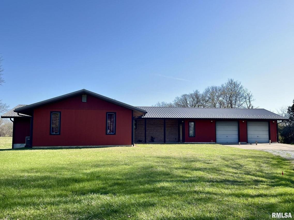 1300 N 3000th Ave., Loraine, IL 62349