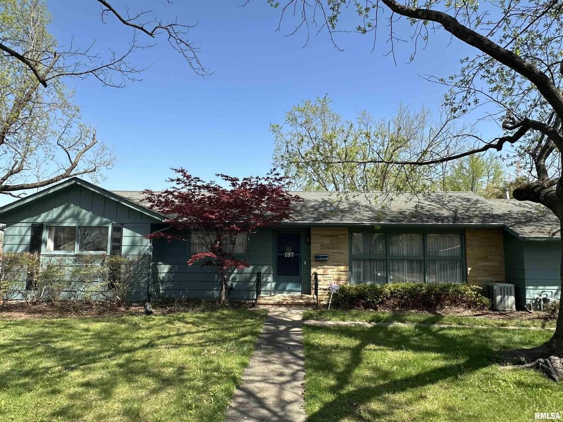 197 Circle Dr., Herrin, IL 62948