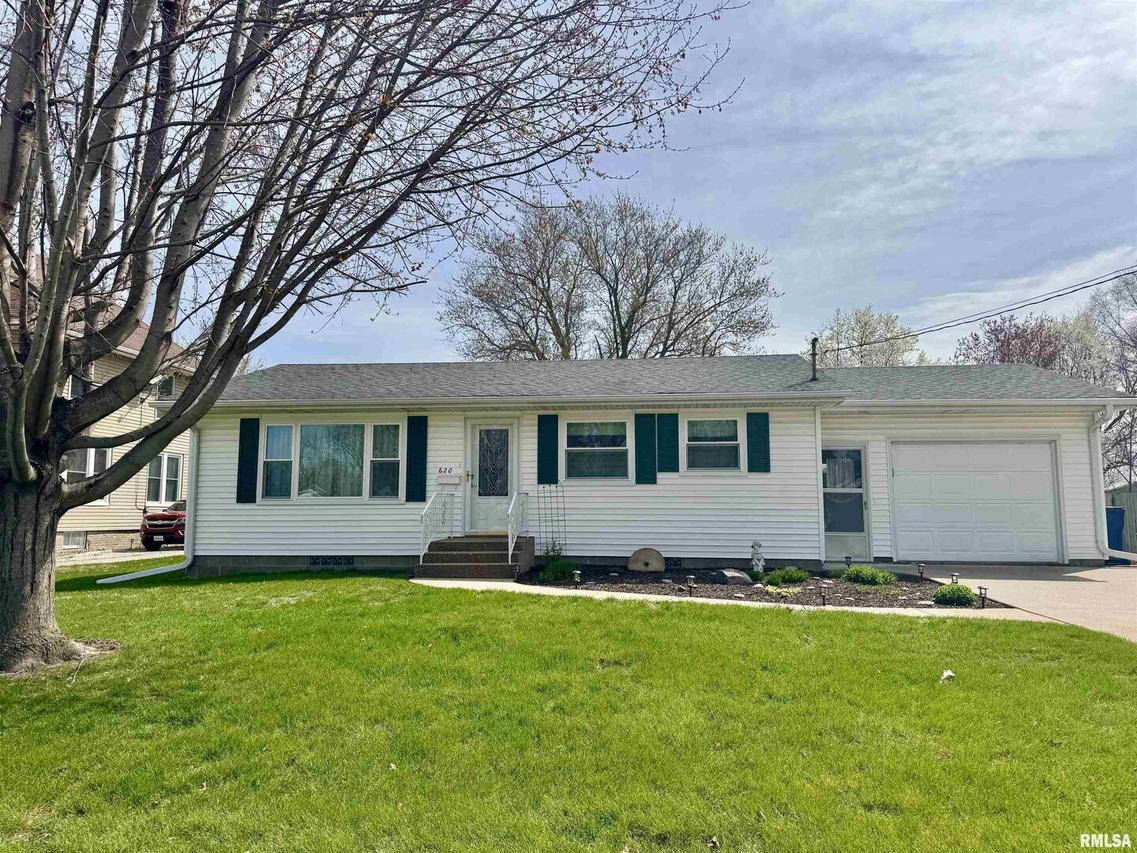 620 NE 3rd Ave., Aledo, IL 61231