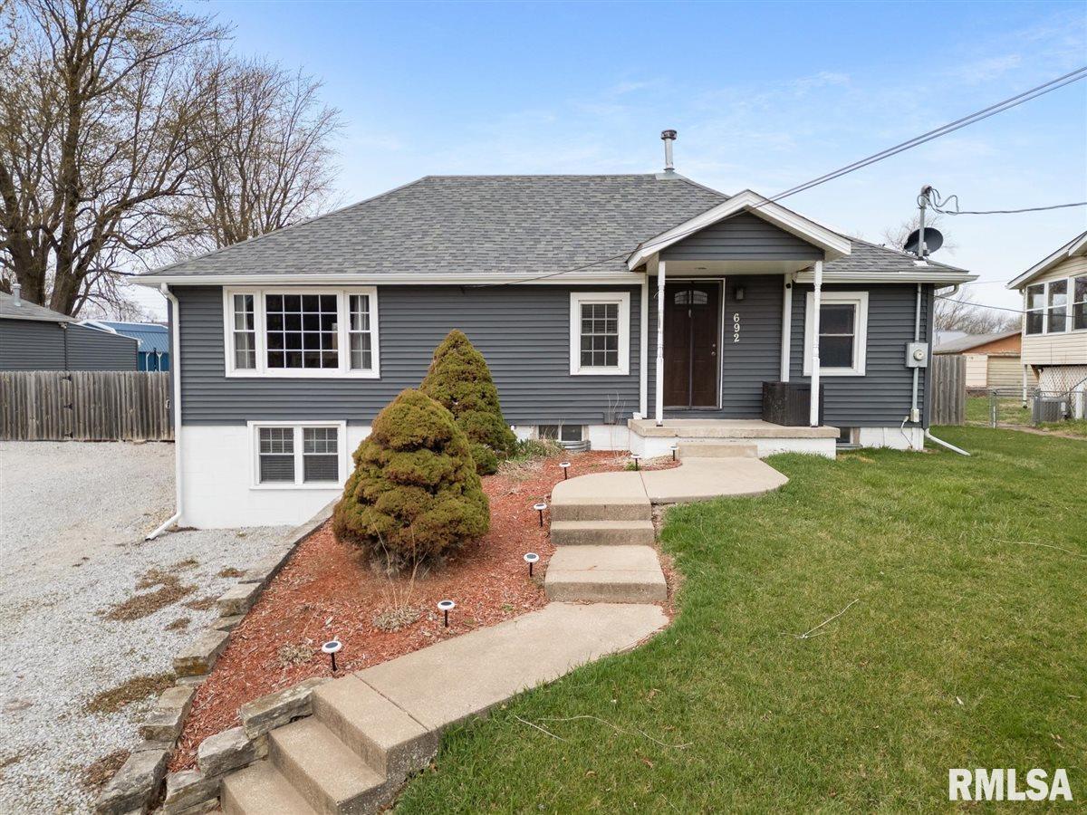 692 Hillcrest Rd., Milan, IL 61264