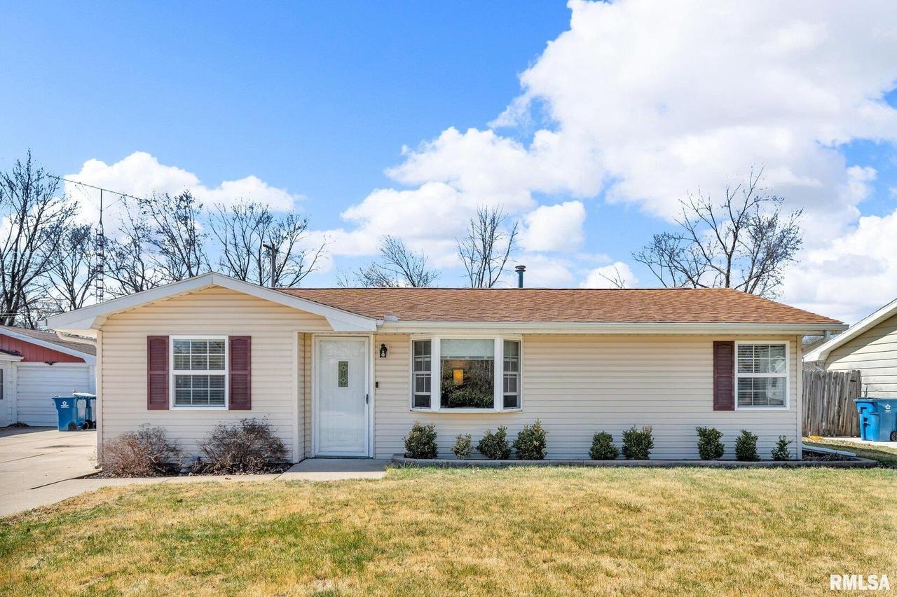 2404 8th St., Silvis, IL 61282