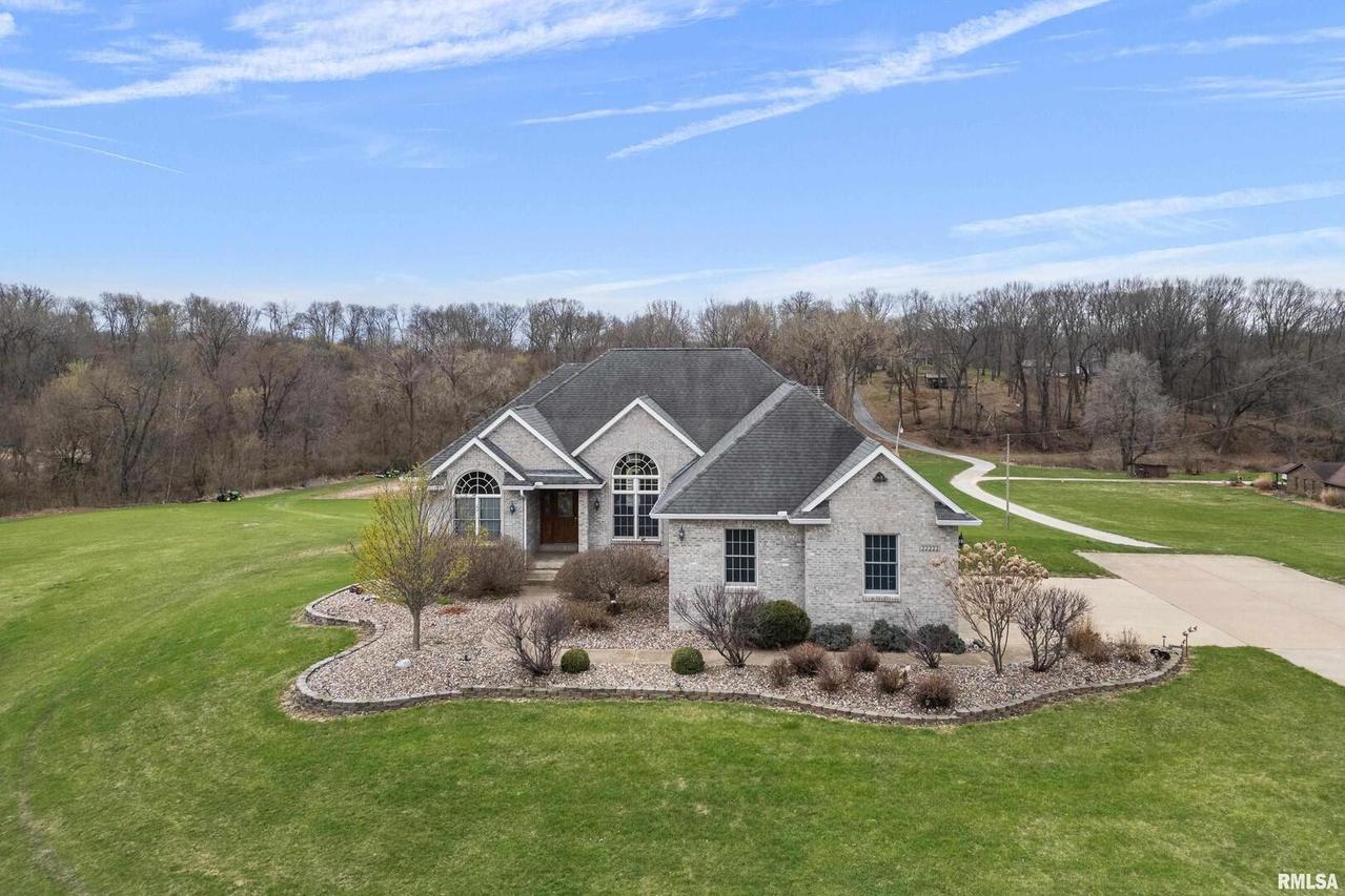 22222 71st Ave., Port Byron, IL 61275