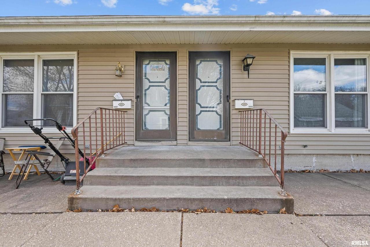 1837-1839 2nd St., Moline, IL 61265