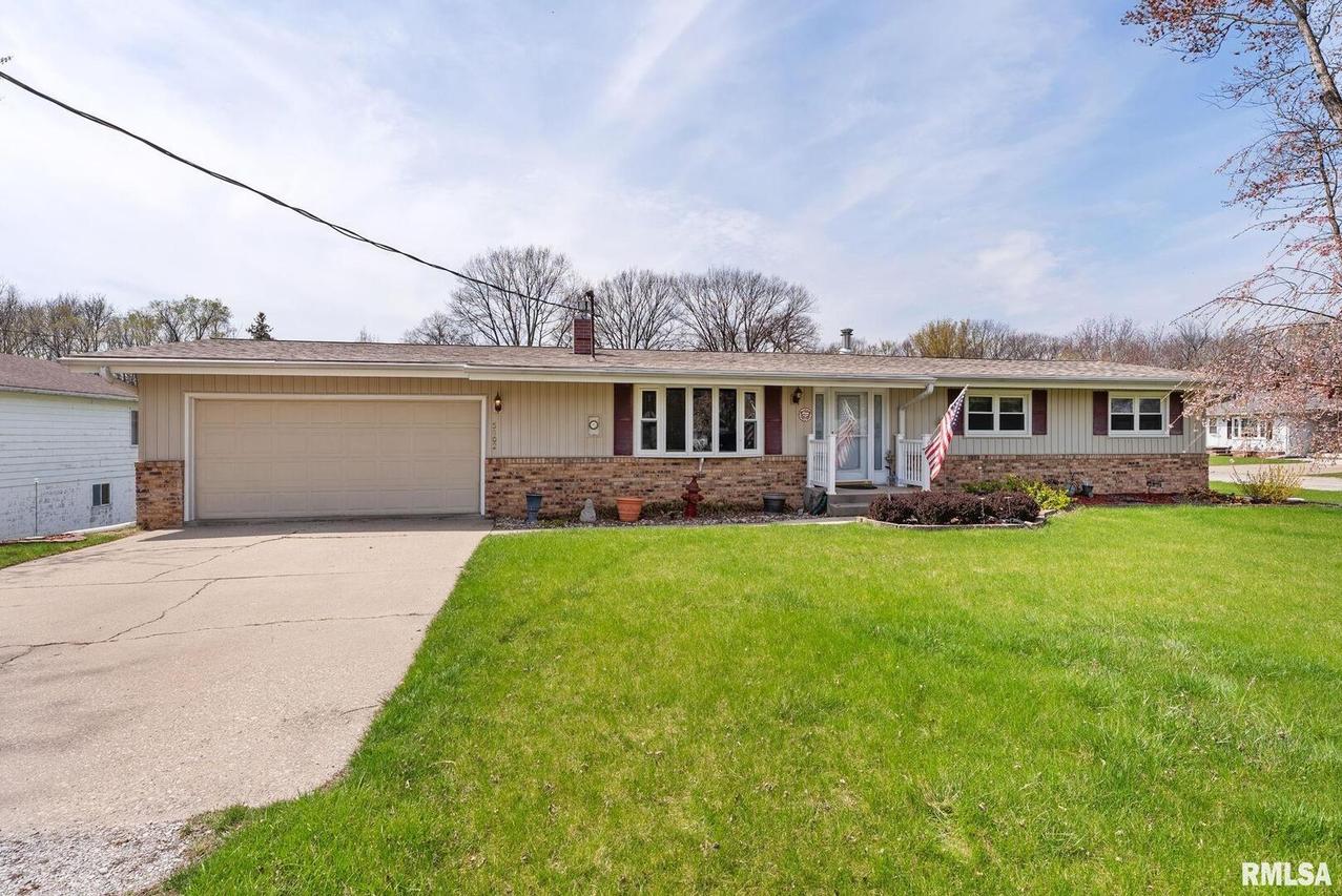 3802 Friendship Farm Rd., East Moline, IL 61244