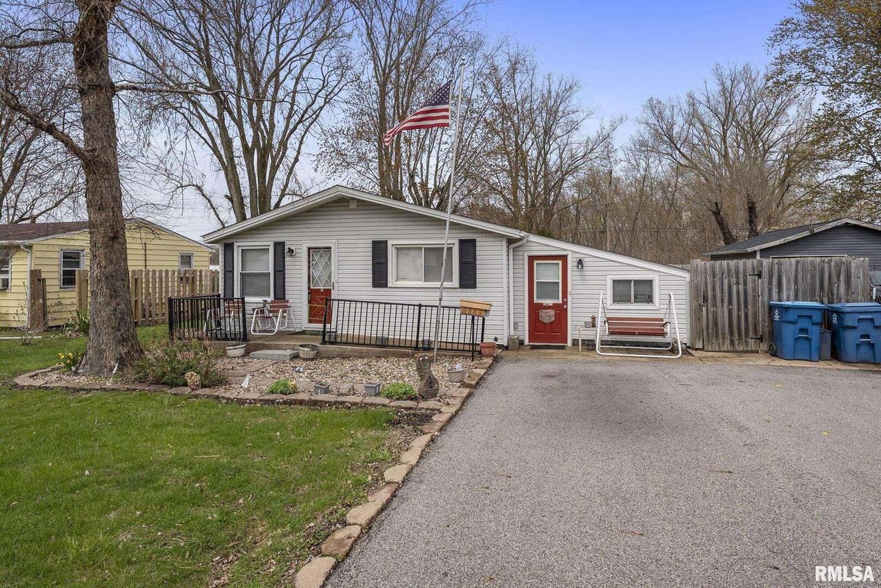 16815 10th Ave., East Moline, IL 61244