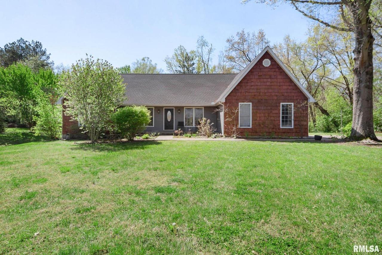 409 Arbor Dr., Carterville, IL 62918