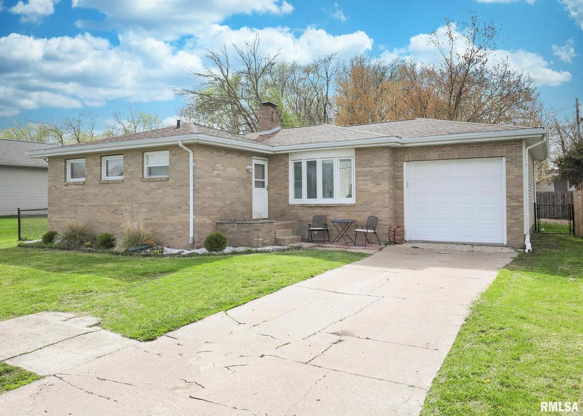 1407 53rd St., Moline, IL 61265