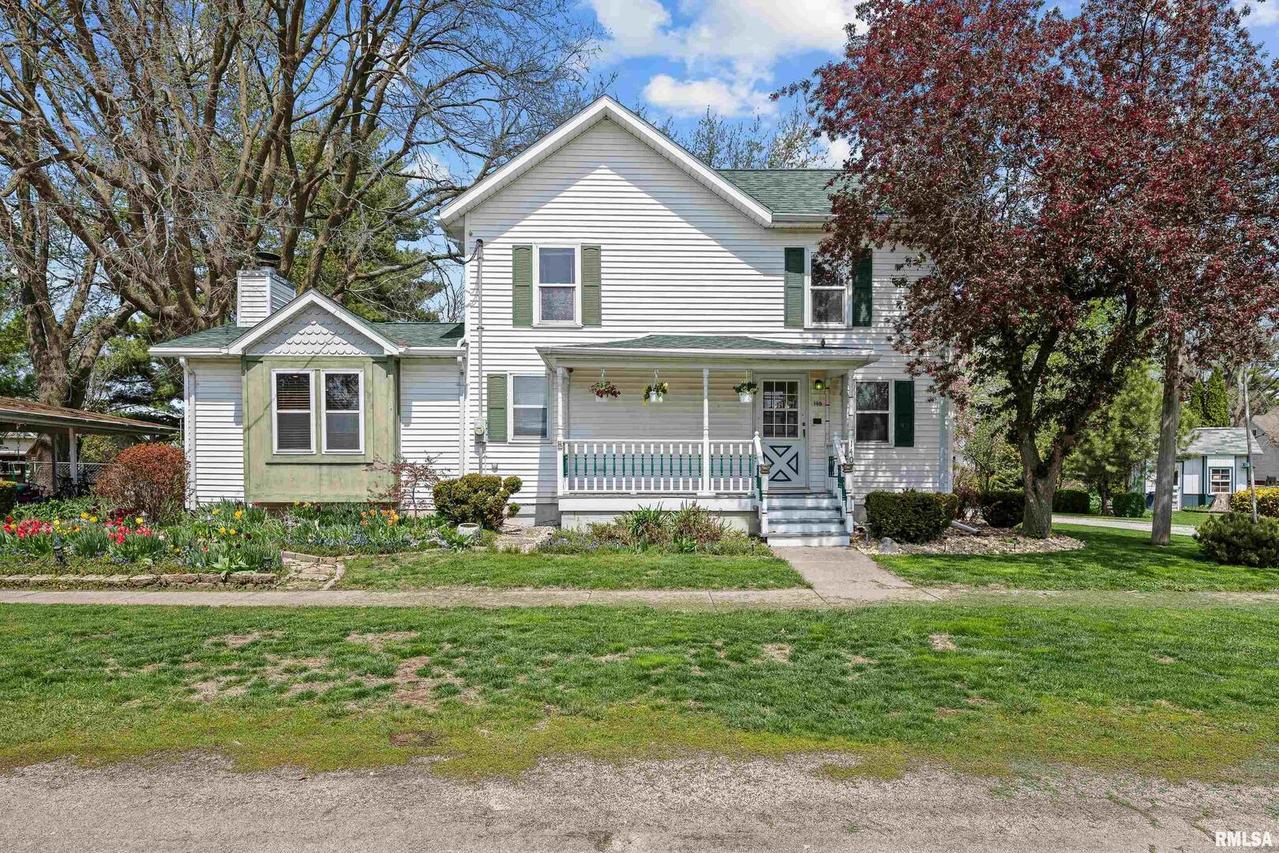 140 W 5th Ave., Woodhull, IL 61490