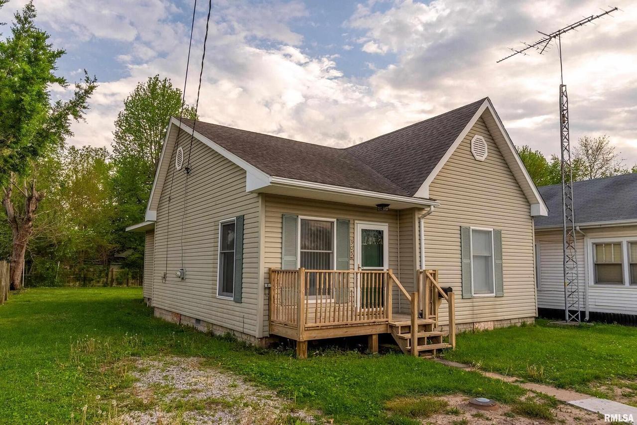 305 W Goodall St., Marion, IL 62959