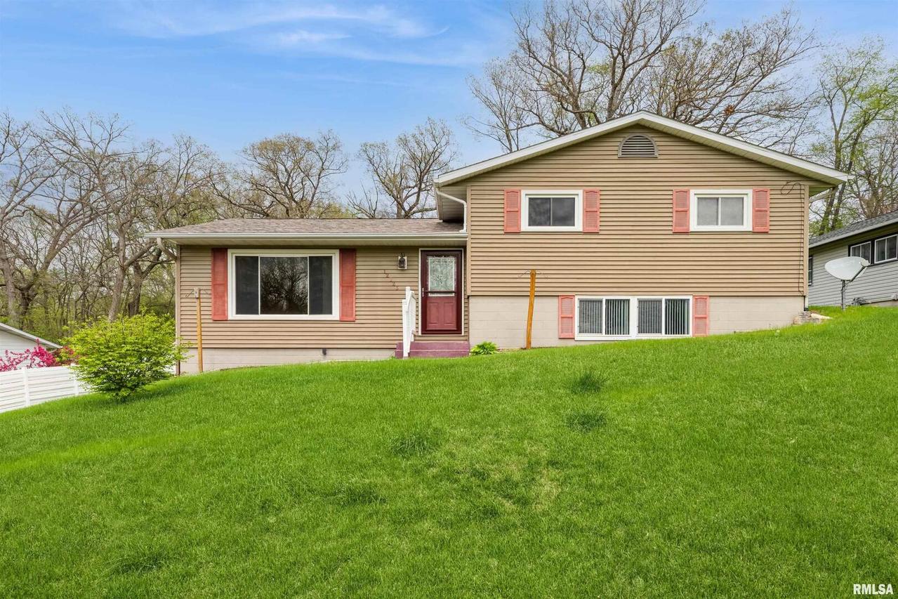 12323 Niabi Zoo Rd., Coal Valley, IL 61240