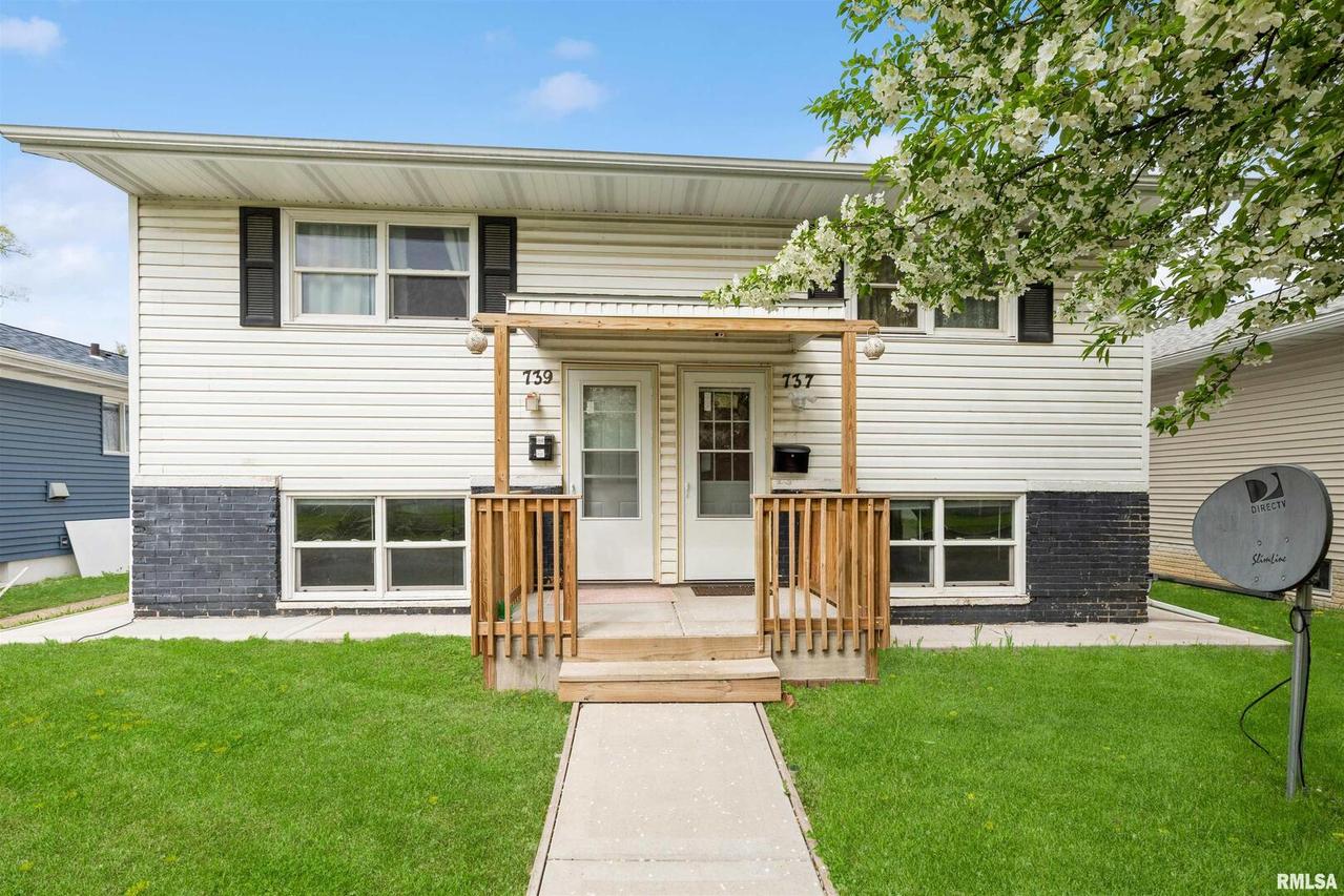 737 / 739 24th St., East Moline, IL 61244
