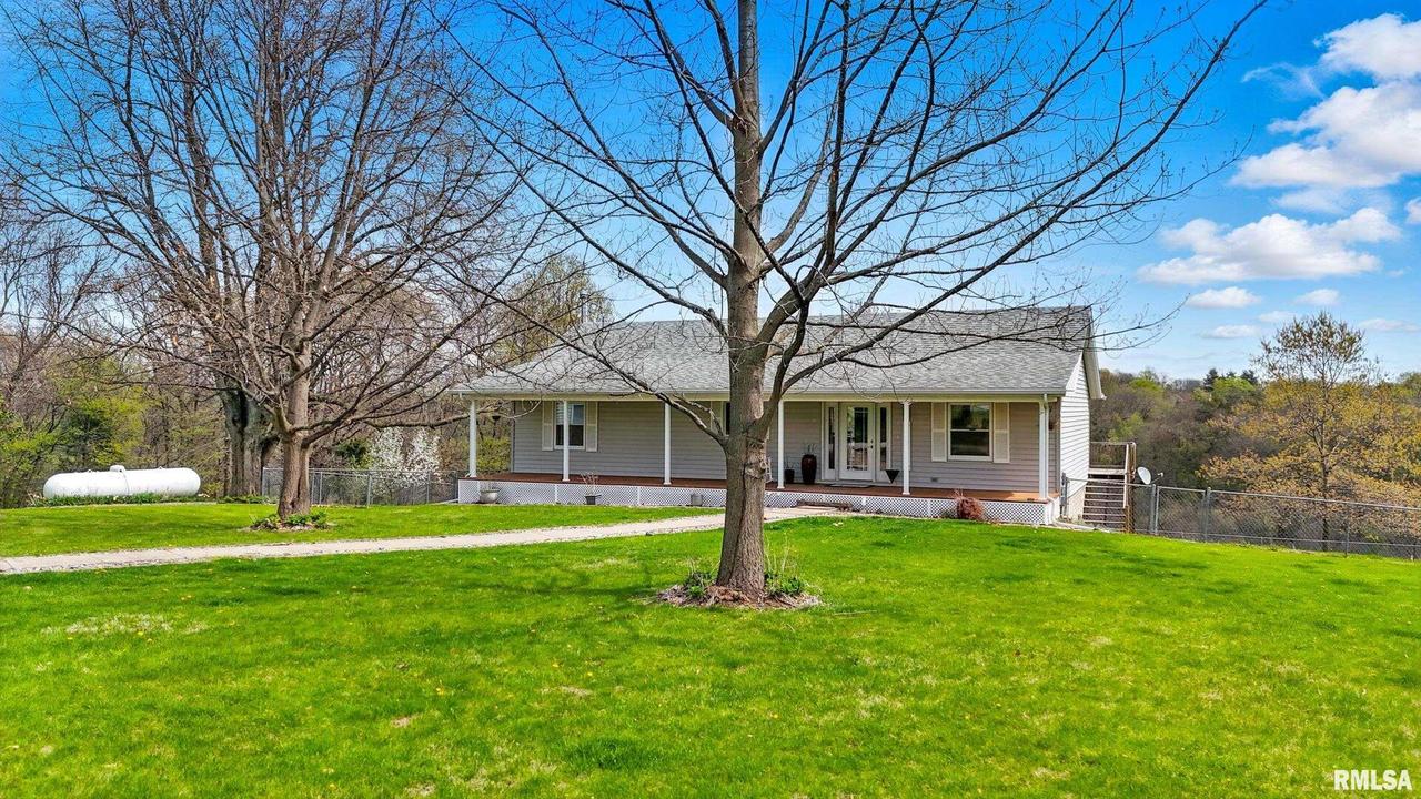 9721 115th St., Andalusia, IL 61232