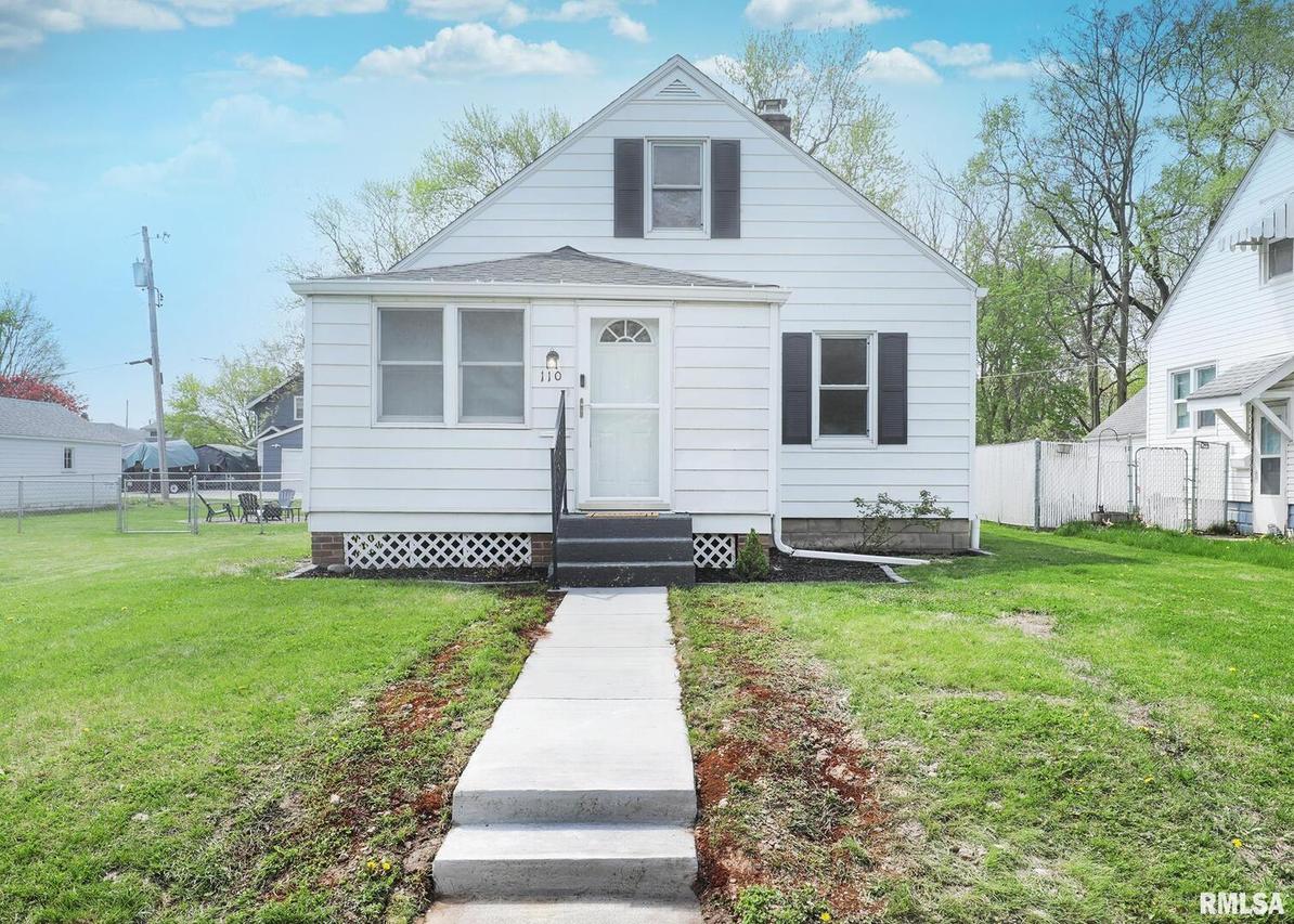 110 18th Ave., Moline, IL 61265