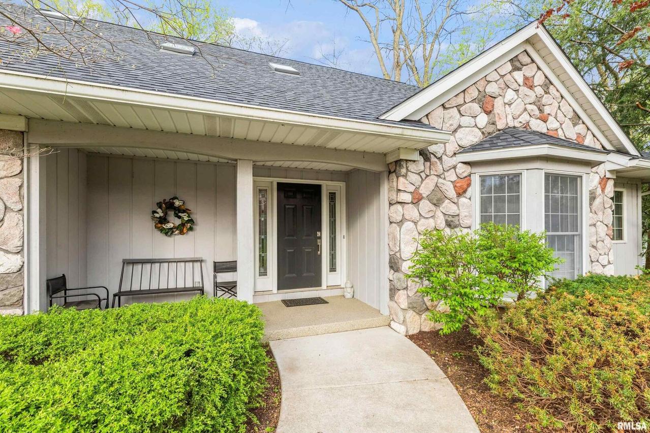 3 Windy Point, Rock Island, IL