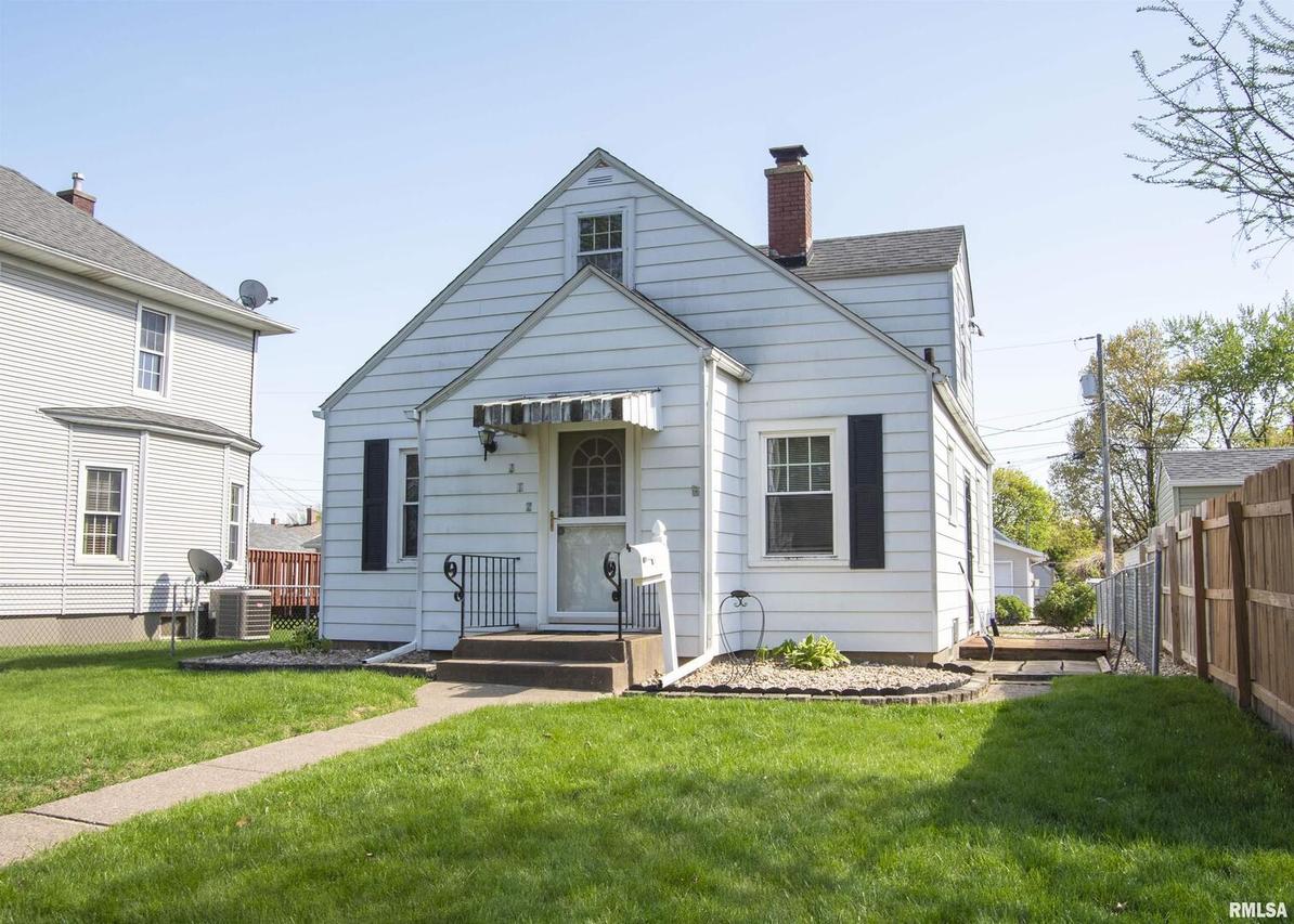412 22nd Ave., Moline, IL