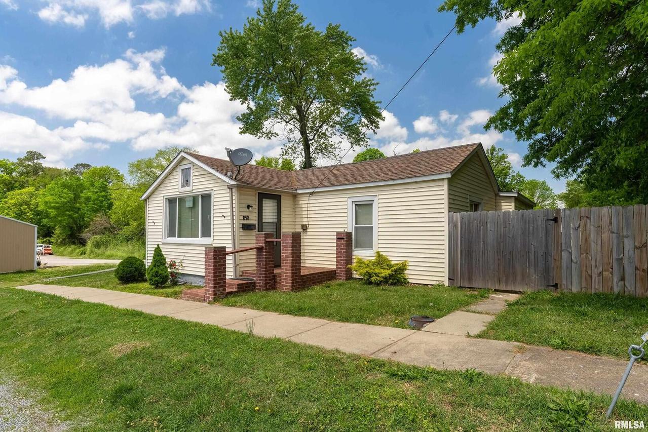 510 W Idaho Ave., Carterville, IL 62918