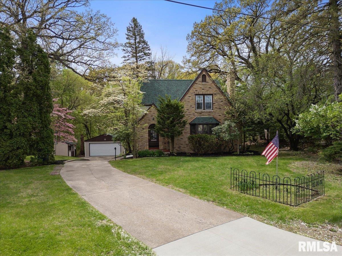 4242 8th Ave., Moline, IL