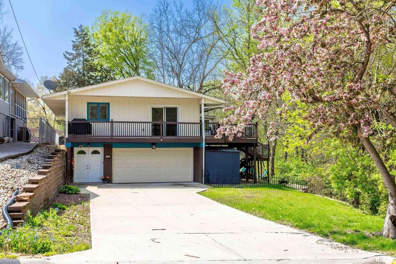 802 8th Ave., Silvis, IL 61282