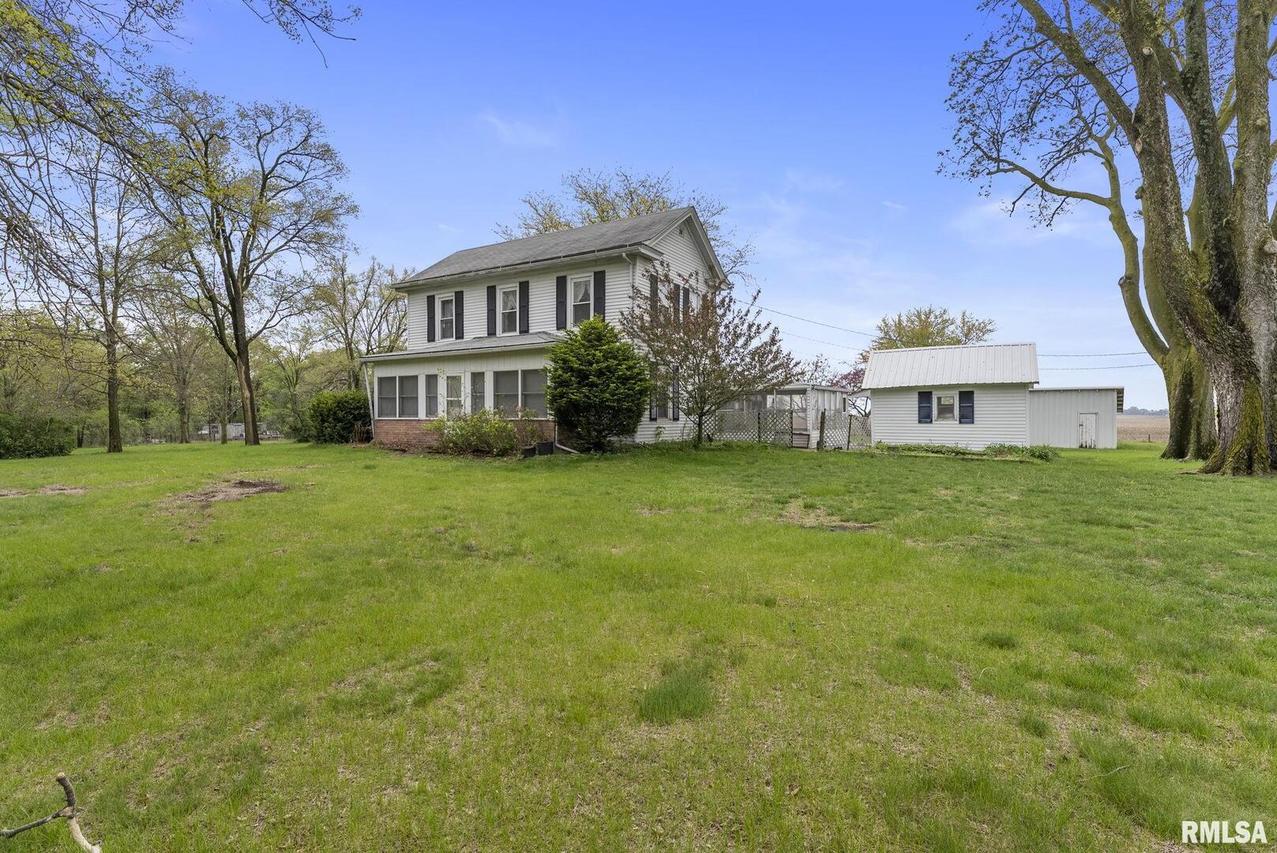 435 120th Ave., New Boston, IL 61272