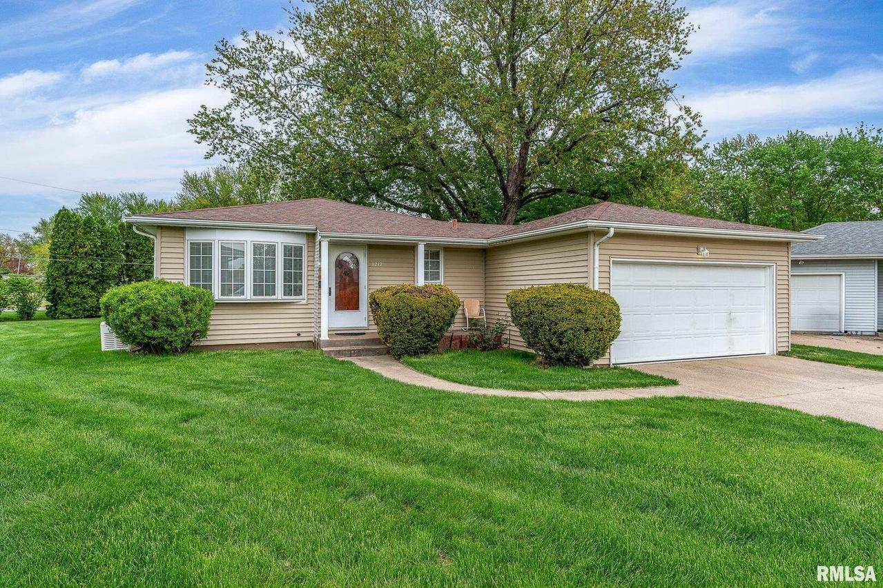 1217 7th Avenue Ct., Silvis, IL 61282