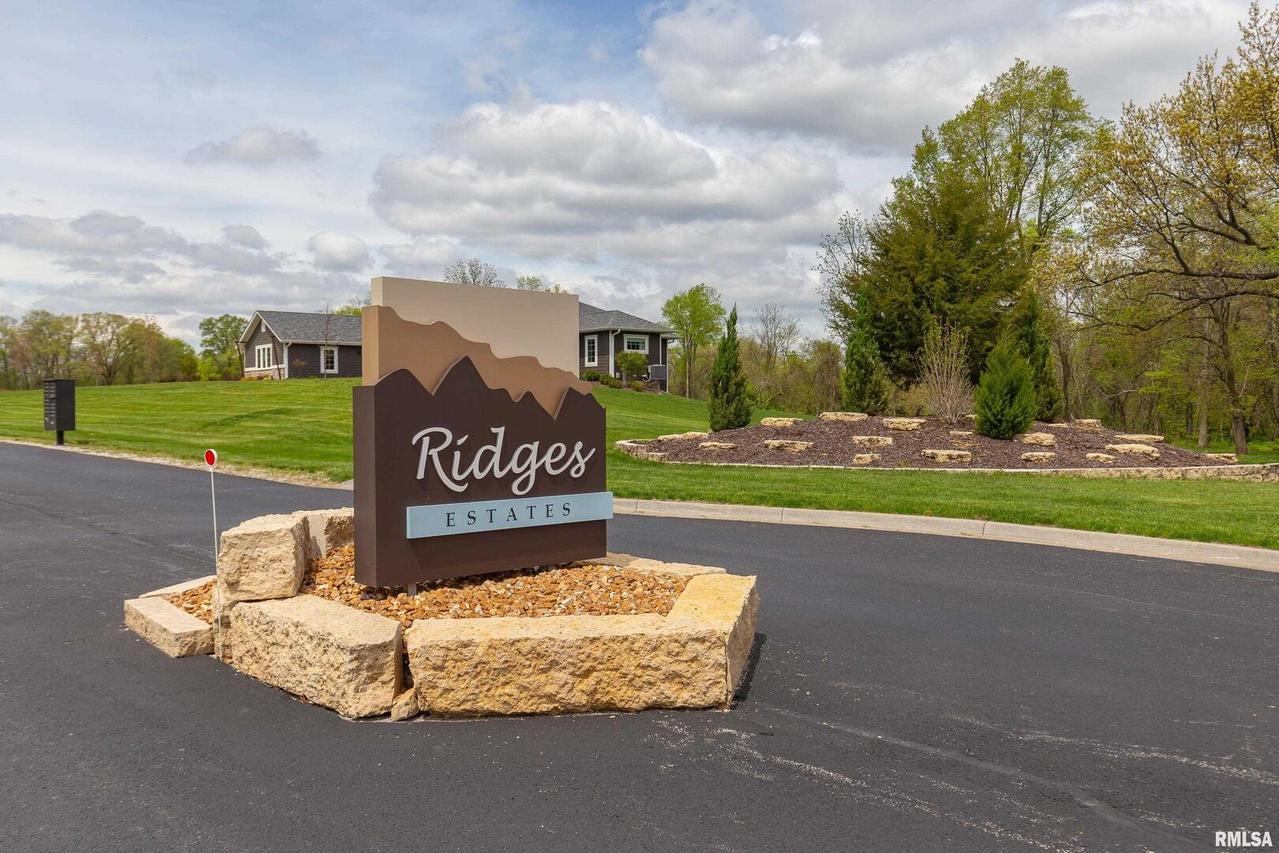 730 W 5th Street Ln., Coal Valley, IL 61240